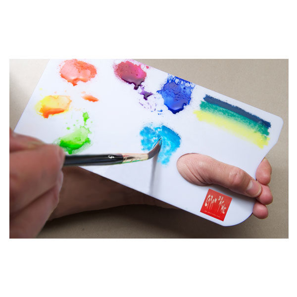 Palette-Aquarelle-In-Hand-CarandAche