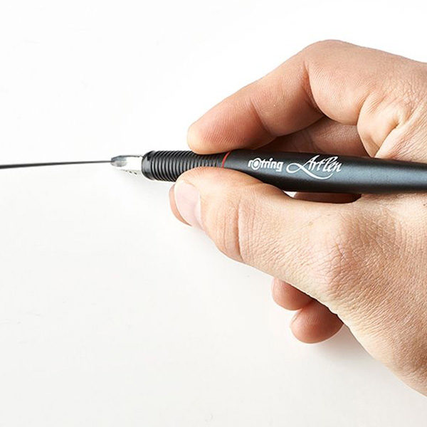 Rotring-ArtPen-Caligraphy-Pen-being-used-to-draw-a-line