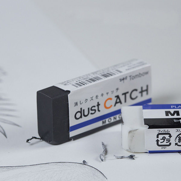 Tombow-Mono-Dust-Catch-Eraser-close-up-with-a-sketch