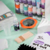 mont-marte-experience-pouring-paint-kit-72pc-content