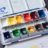 Van Gogh Watercolour Close Up 02 - Royal Talens