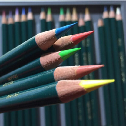 Artist Single Pencils Close Up - Derwent
