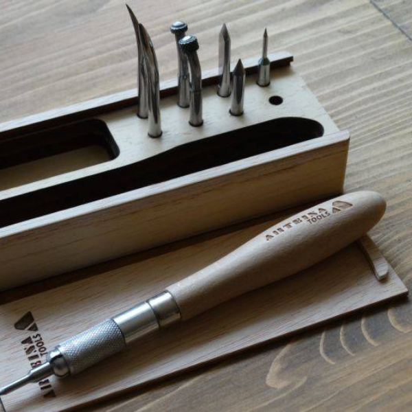 Arteina Multipal Tool set in box angled