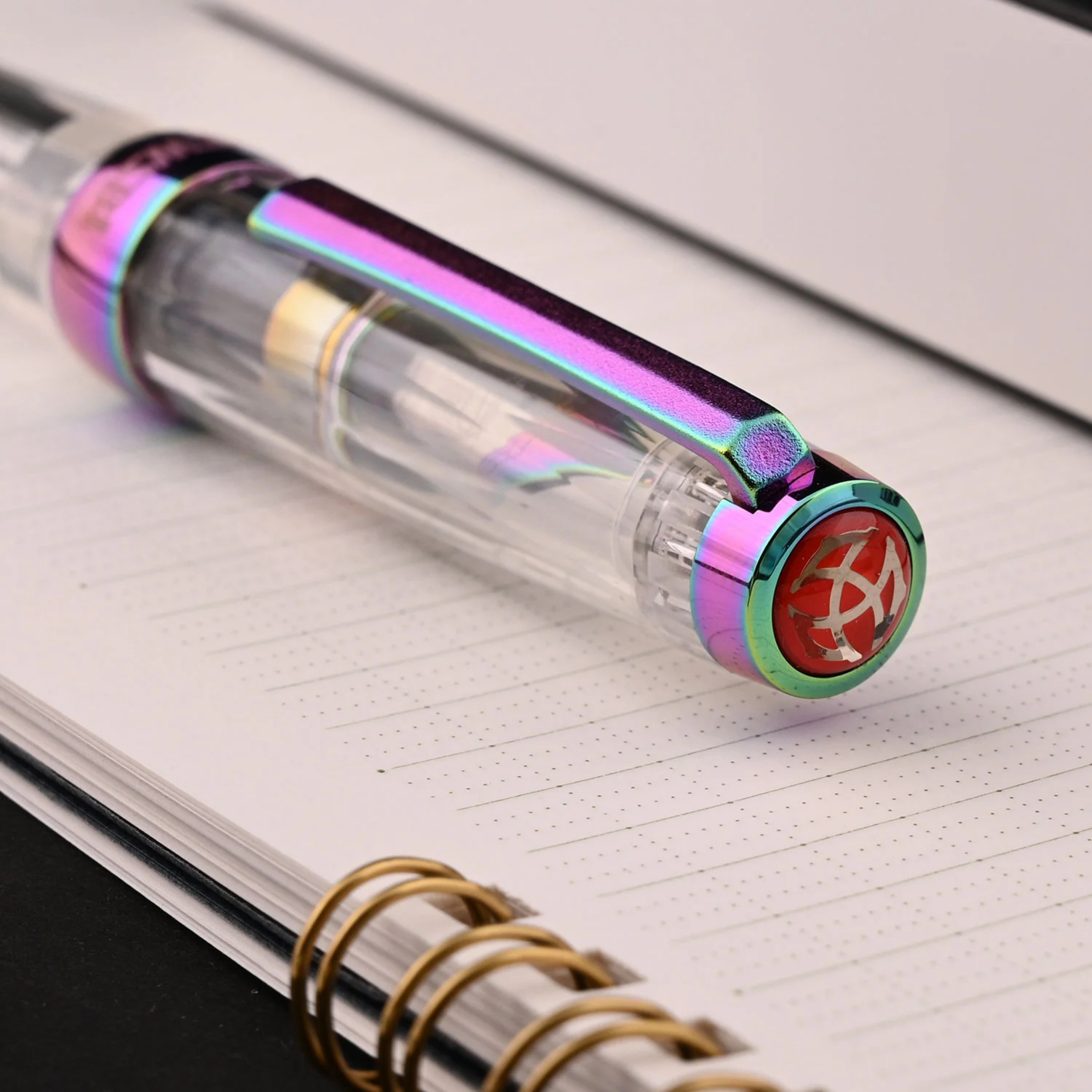 TWSBI VAC 700R FOUNTAIN PEN IRIS OPEN CLOSE UP CAP