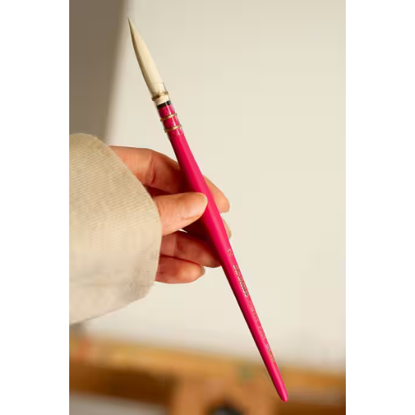 PRETTY Synthetic Squirrel Watercolour Brushes - da Vinci in hand pink