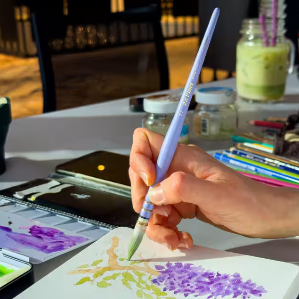 PRETTY Synthetic Squirrel Watercolour Brushes - da Vinci in hand