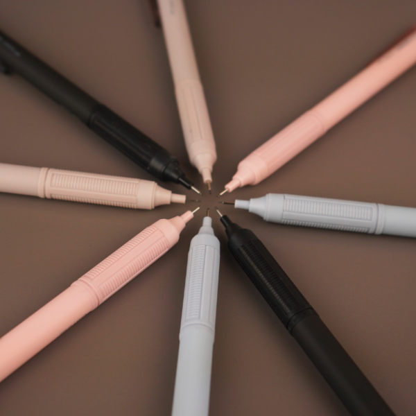 TOMBOW MONO GRAPH LITE MECHANICAL PENCIL 0.5MM GALLERY SHOWING ALL PENCILS IN A CIRCULAR PATTERN